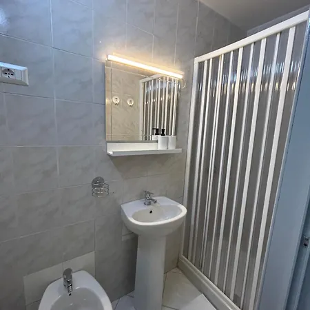 Ac Domus Apartment Naples